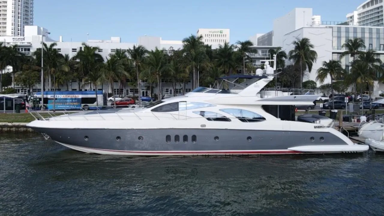 105ft Azimut — photo 1