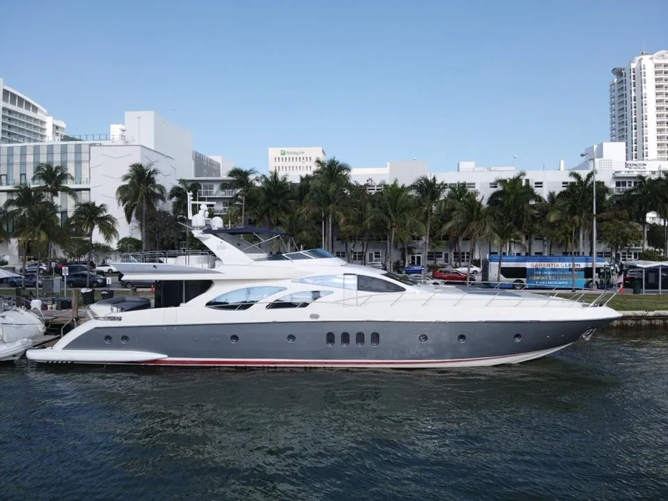 105ft Azimut photo 4