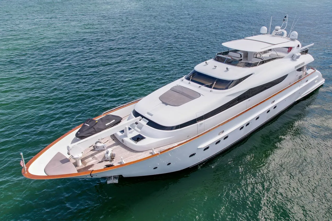 110ft Maiora photo 4