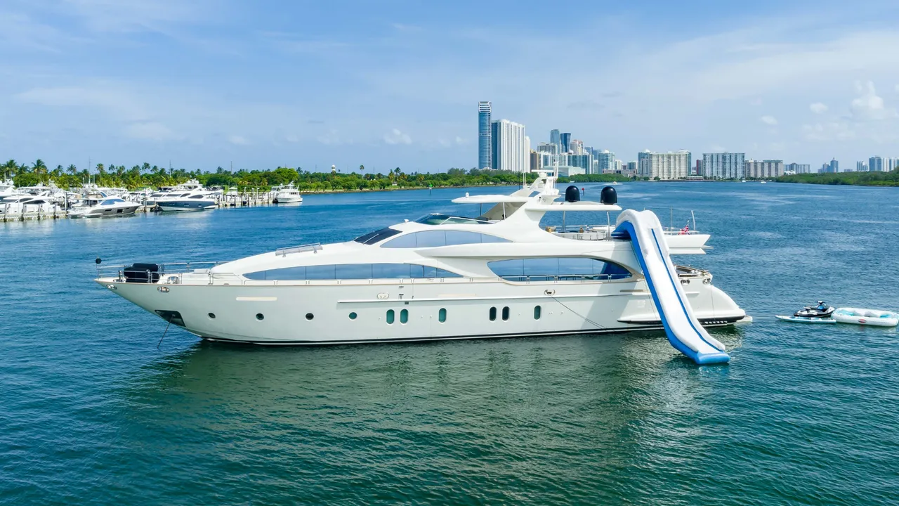 116ft Azimut — photo 1