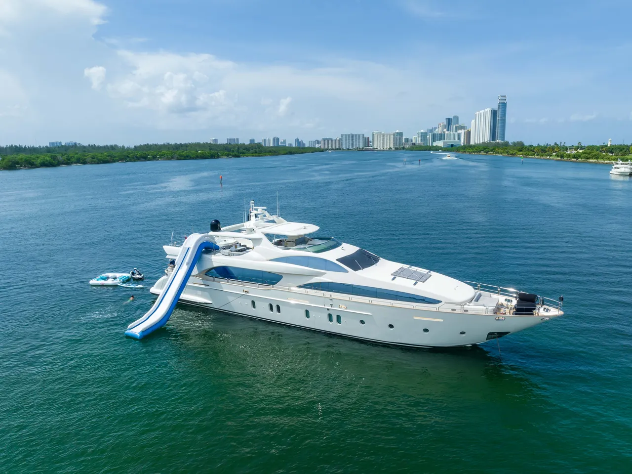 116ft Azimut photo 5