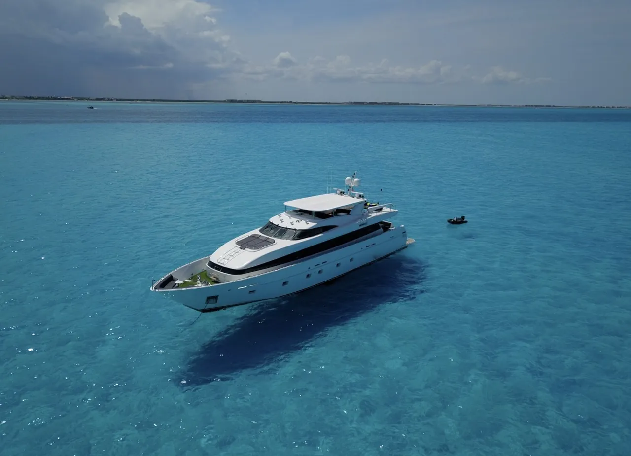 120ft Baglietto photo 3