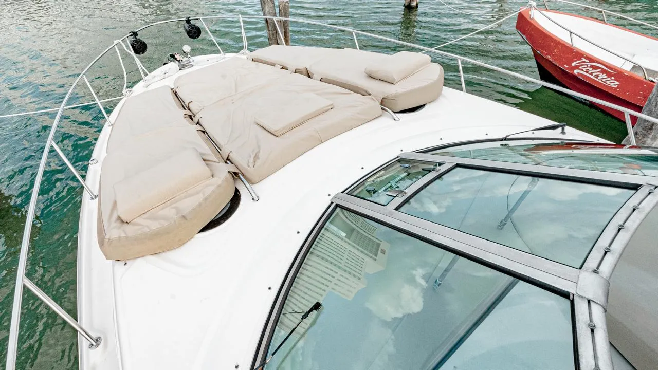32ft Sea Ray photo 4