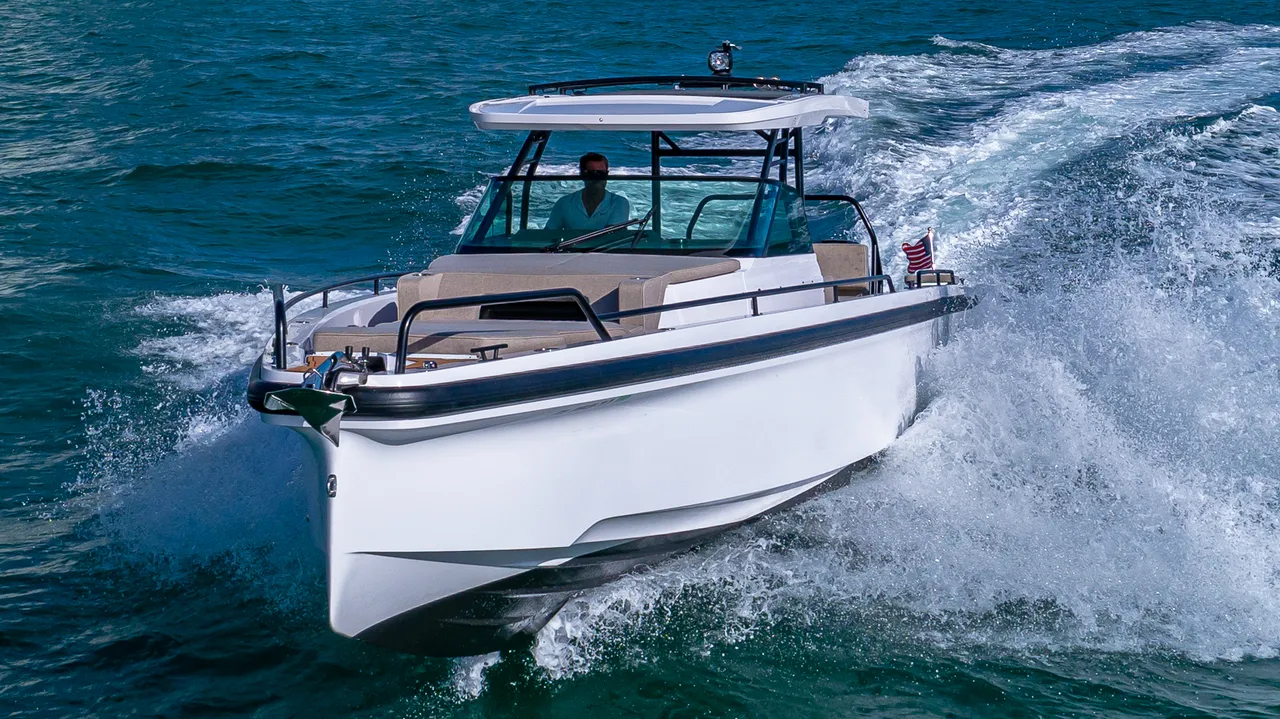 38ft Axopar - Bimini photo 2