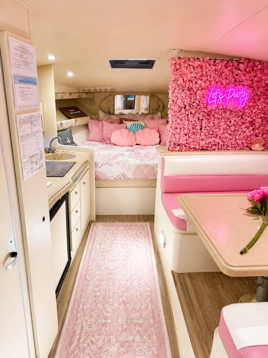 38ft Pink Express Cruiser photo 2