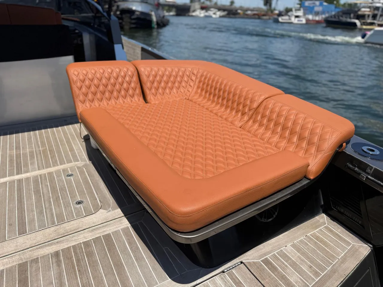 43ft Continental G photo 3