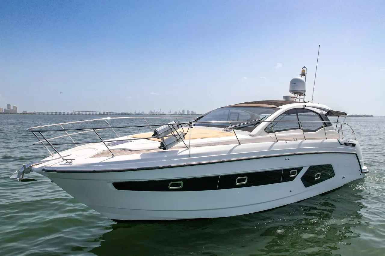 45ft Azimut Atlantis photo 3