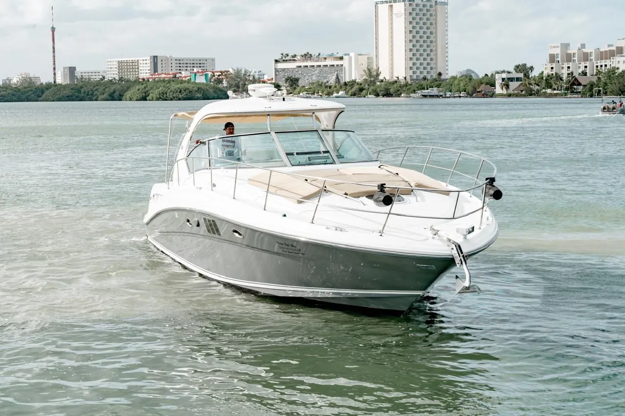 47ft Sea Ray — photo 1