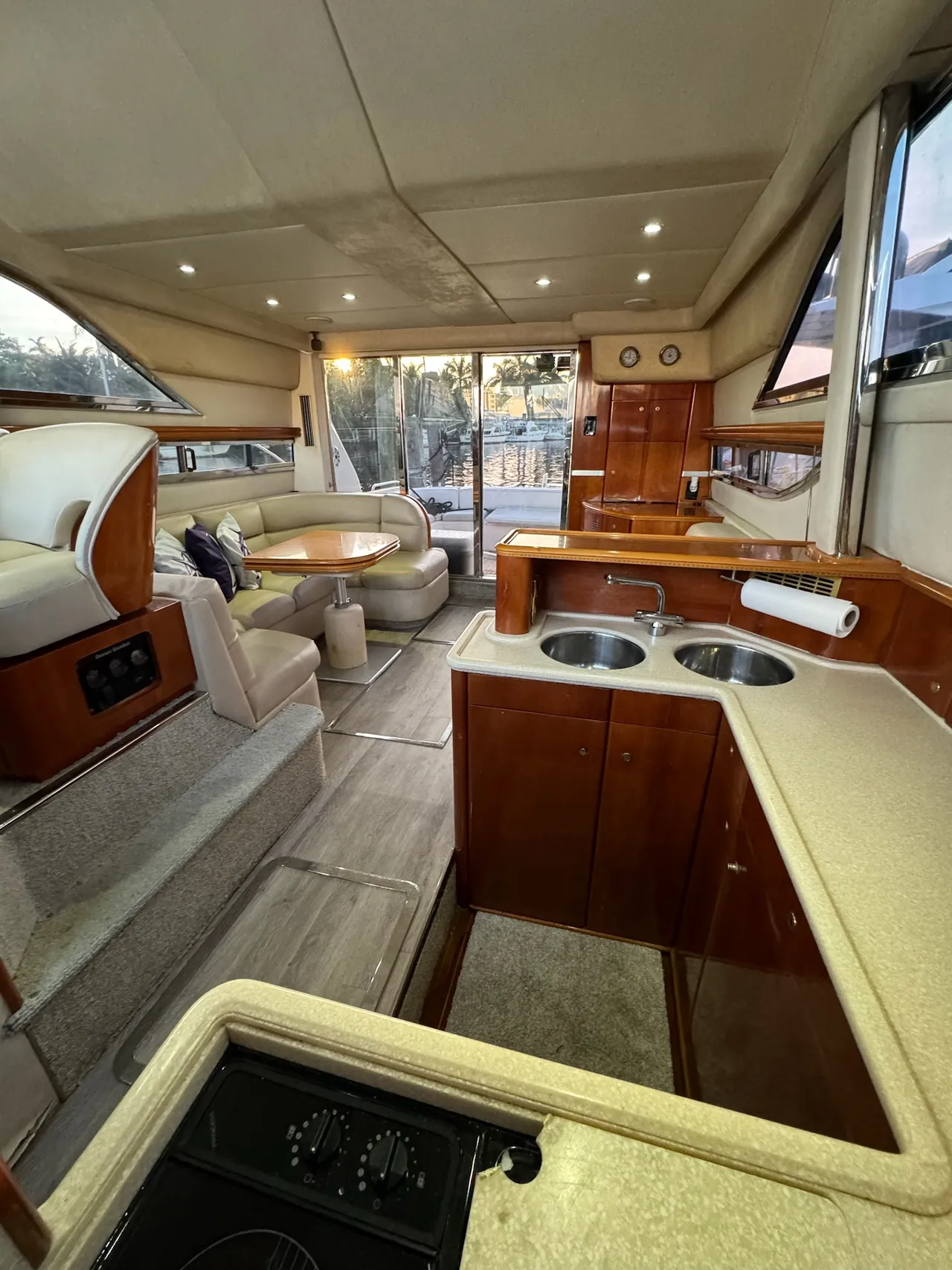 48ft Princess Flybridge photo 5