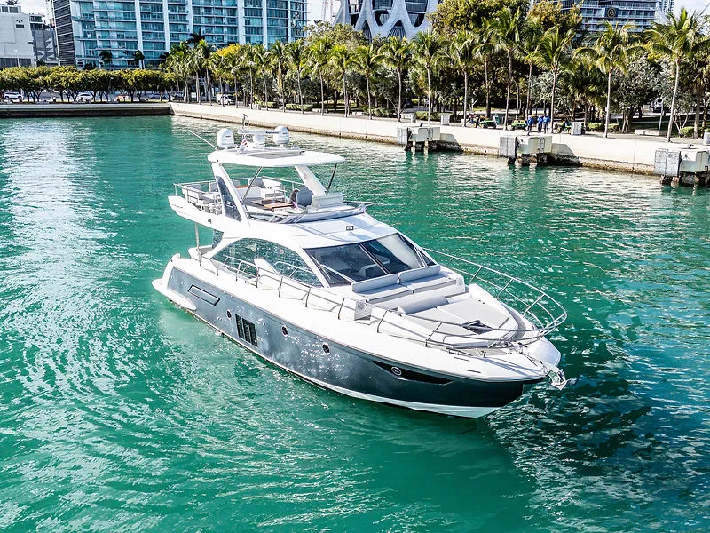 52ft Azimut (2020) — photo 1