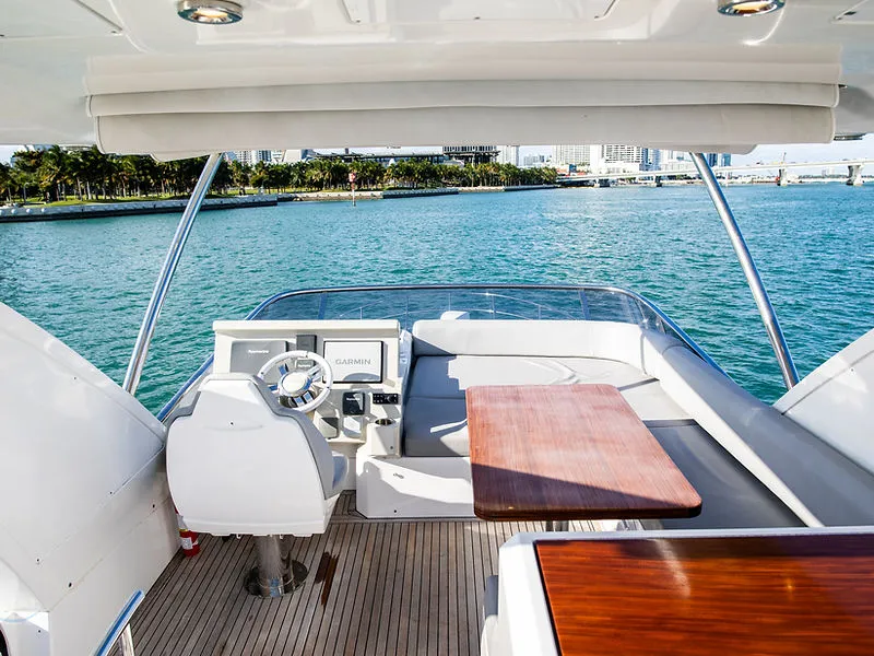 52ft Azimut (2020) photo 3