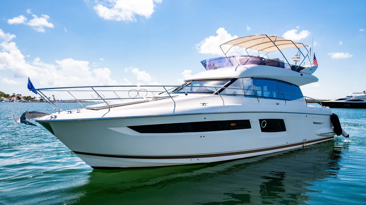 52ft Prestige (2017) - Bimini photo 5
