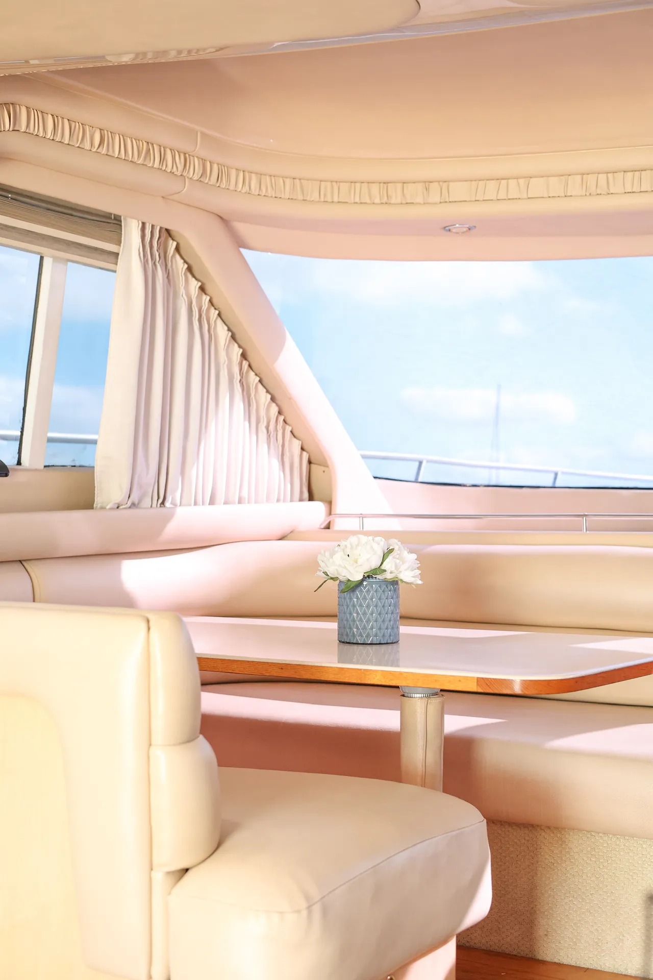 52ft Sea Ray Sedan Bridge photo 2