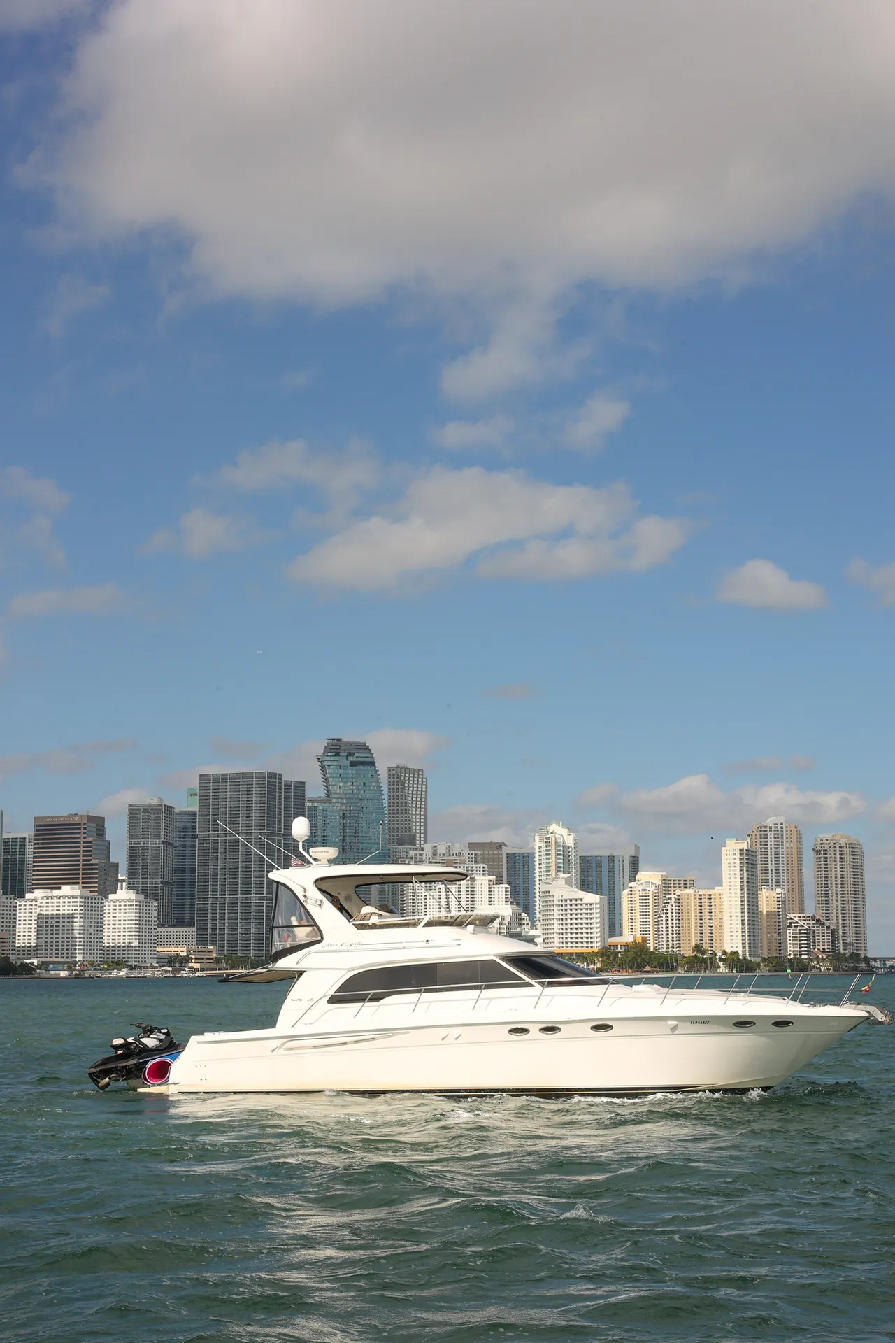 52ft Sea Ray Sedan Bridge photo 4