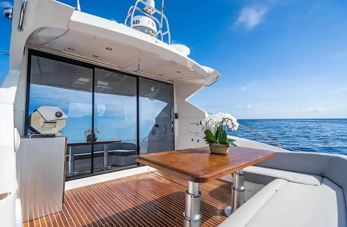 53ft Beneteau photo 3