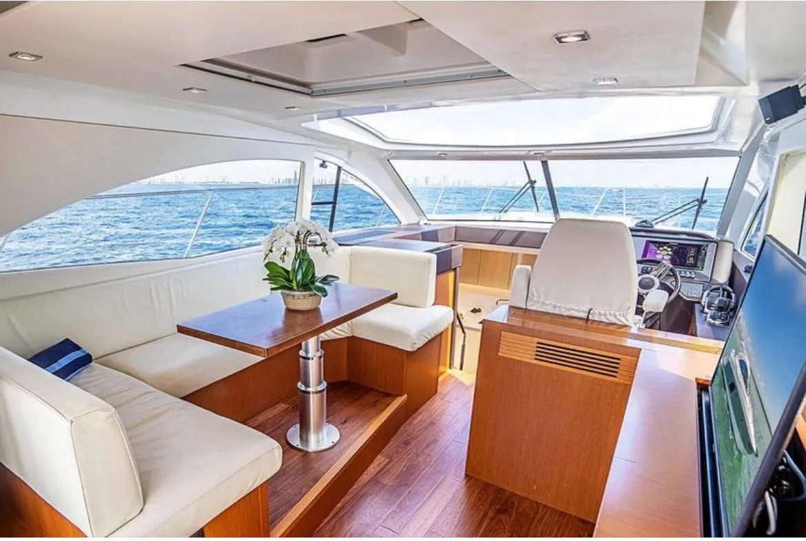 53ft Beneteau photo 4
