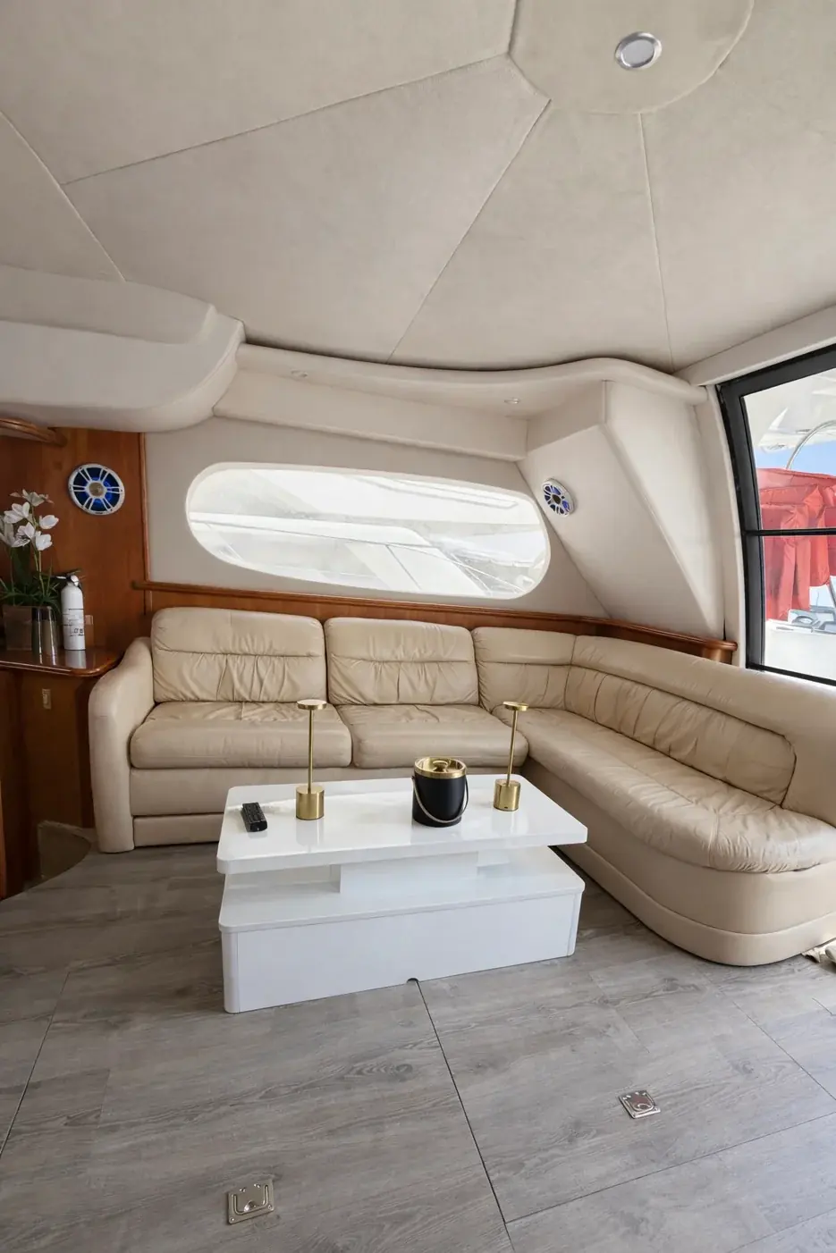 54ft Silverton Flybridge photo 4