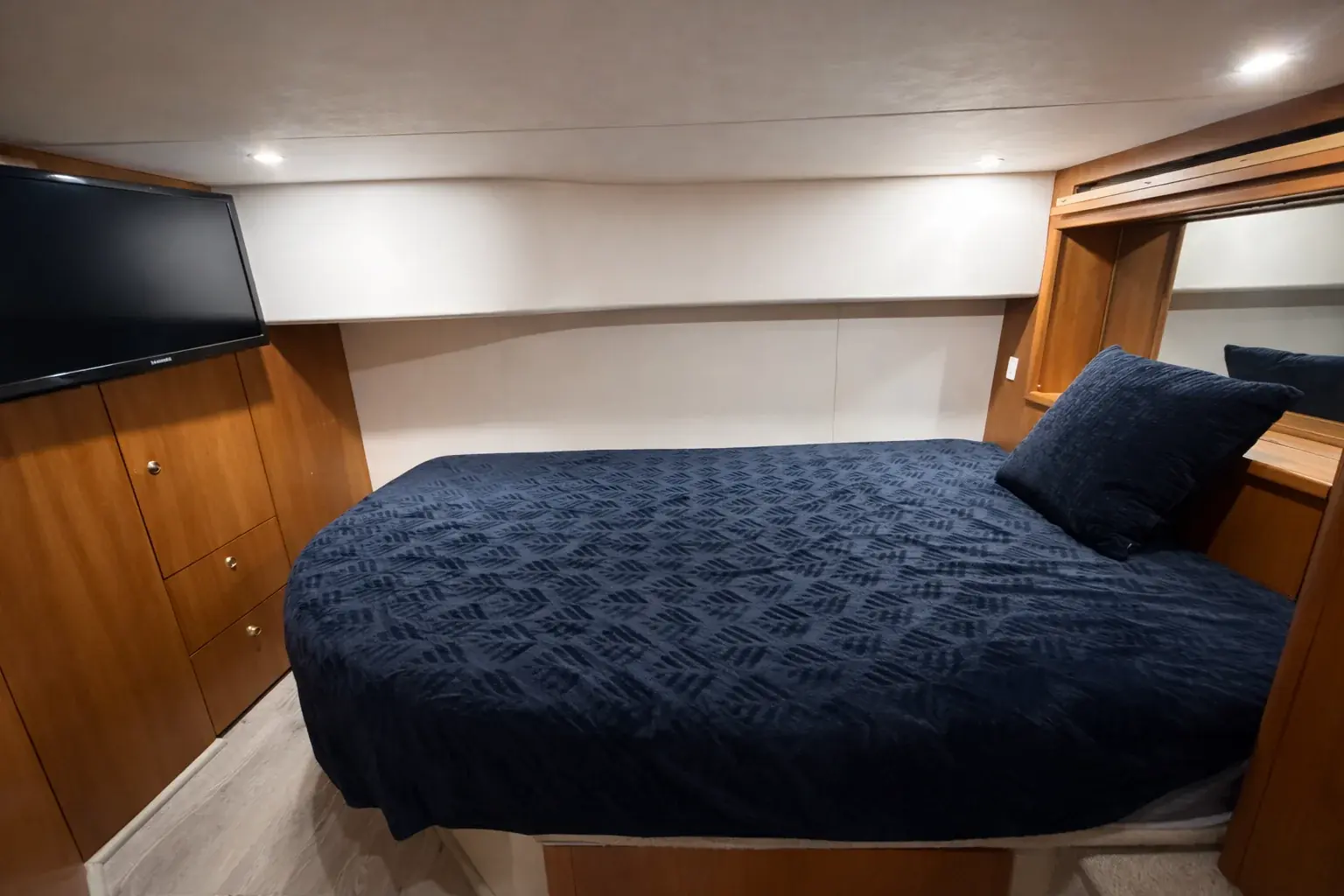 54ft Silverton Flybridge photo 5