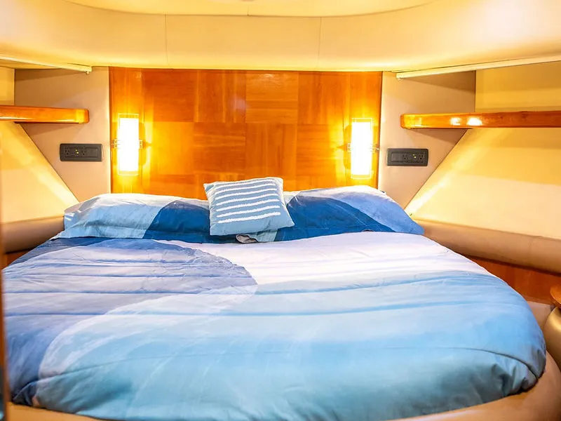 57ft Azimut photo 2