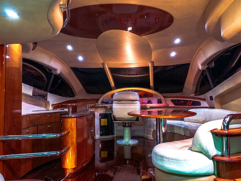 57ft Azimut photo 3