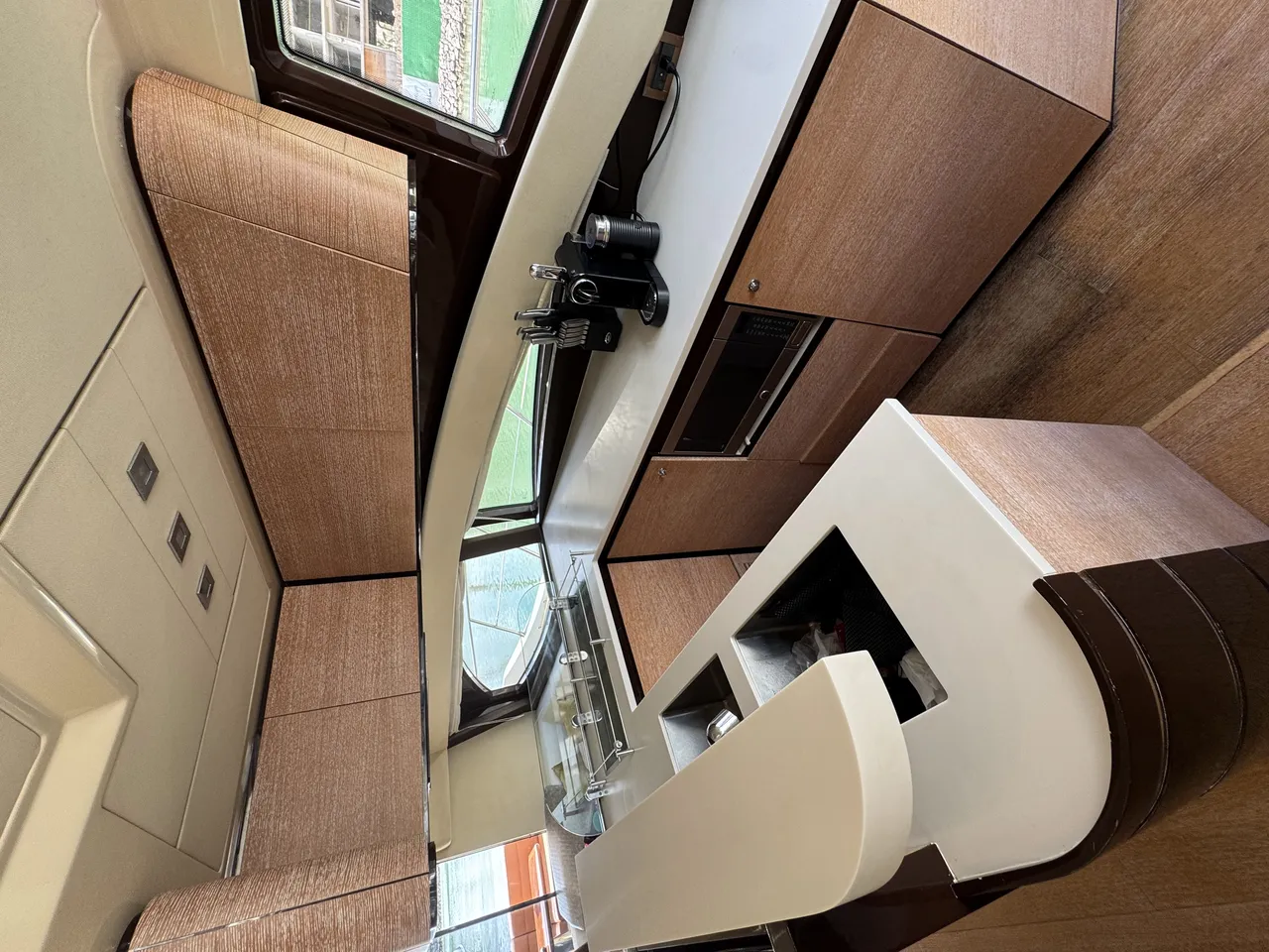 58ft Azimut photo 4