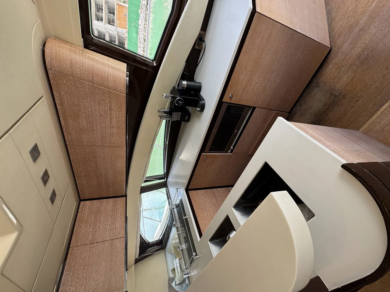 58ft Azimut photo 5