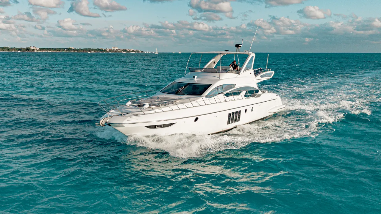 65ft Azimut photo 3
