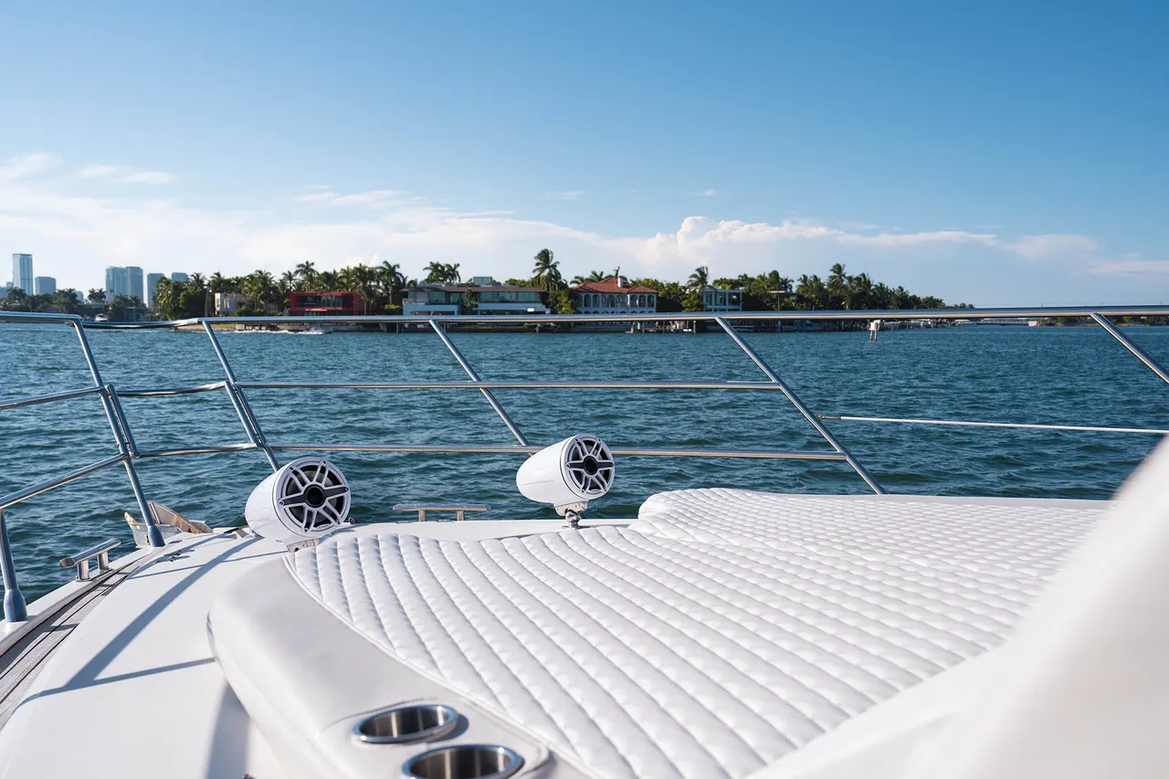 65ft Azimut U photo 4