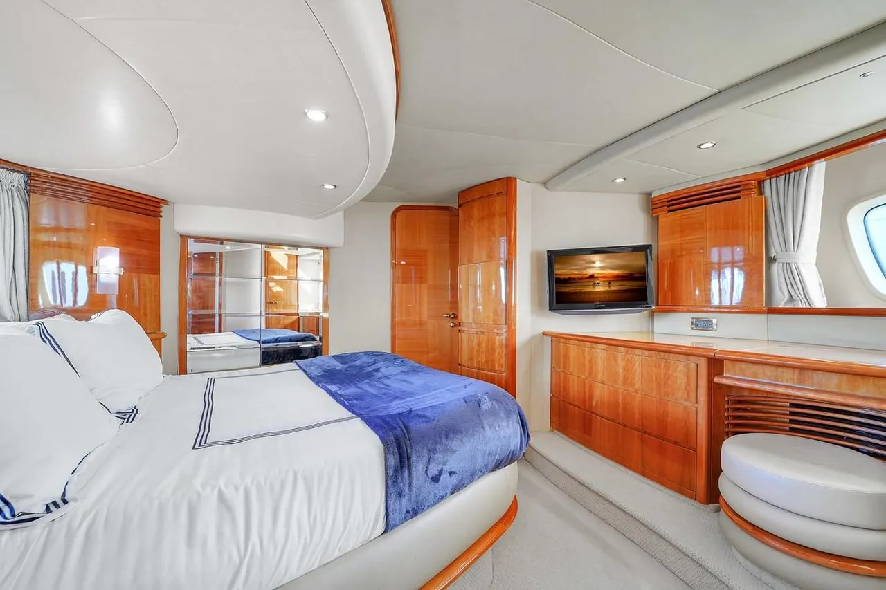 65ft Azimut VC photo 3