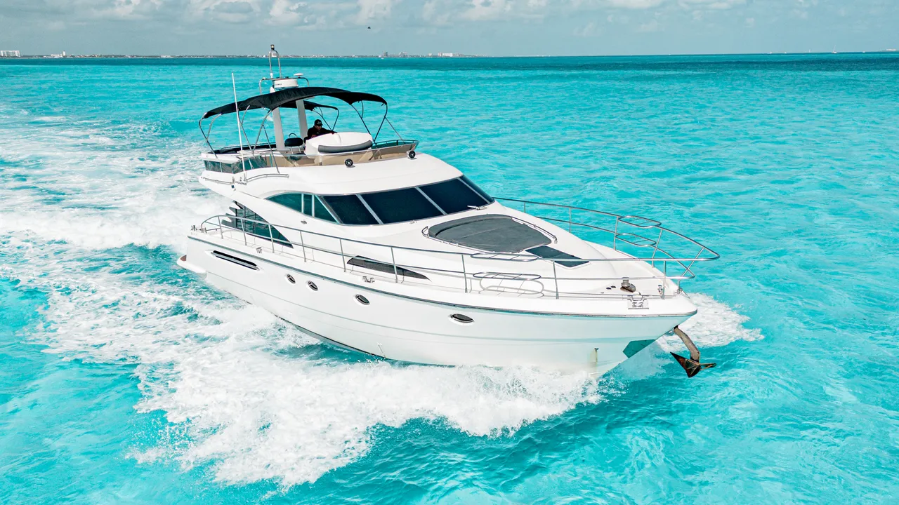 65ft Fairline Squadron photo 3
