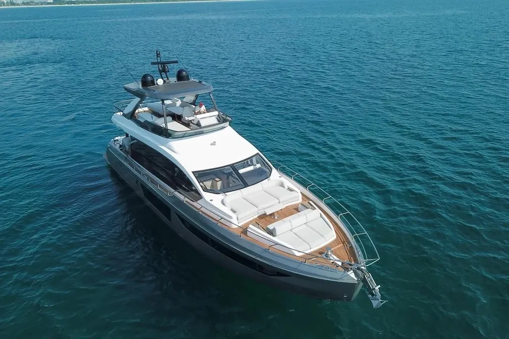 70ft Azimut 68 Fly (2023) photo 3