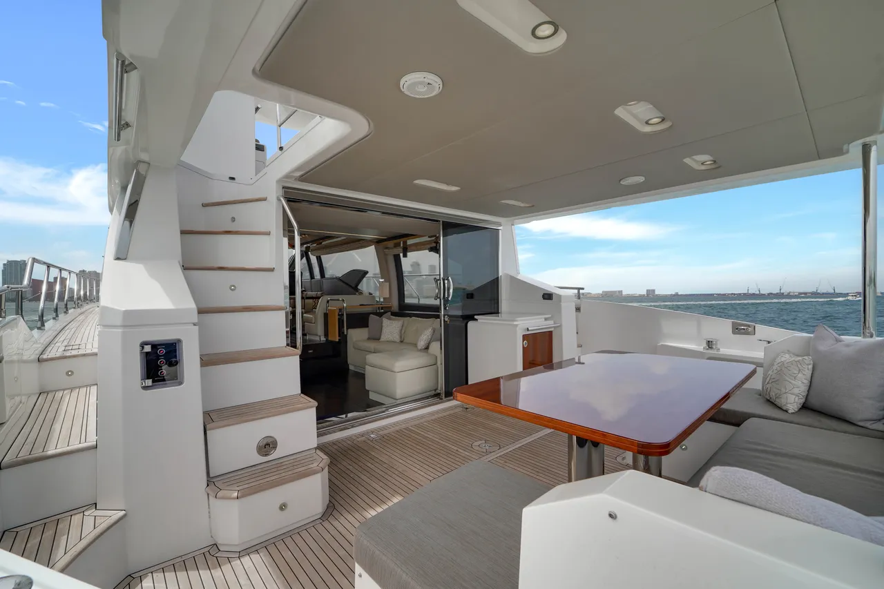 70ft Azimut B photo 2