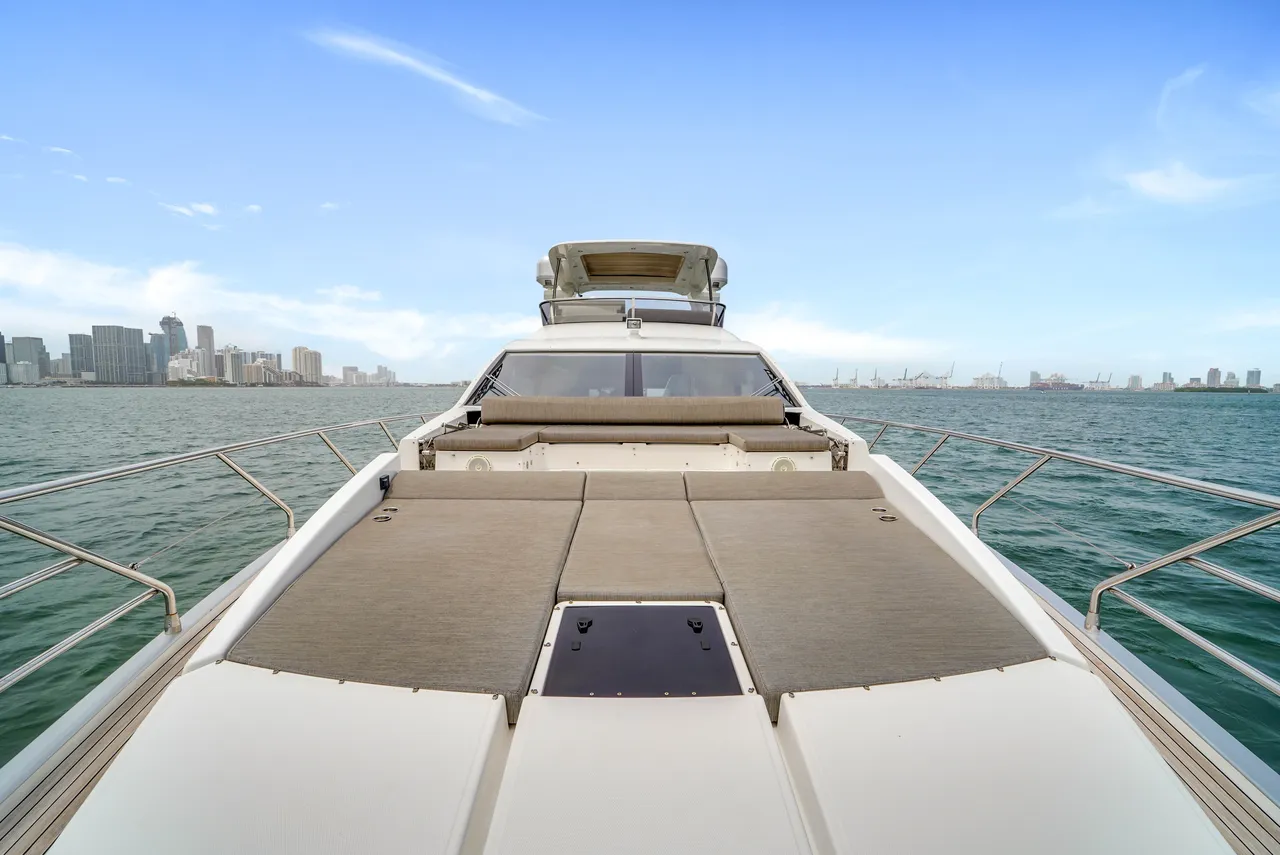 70ft Azimut B photo 3