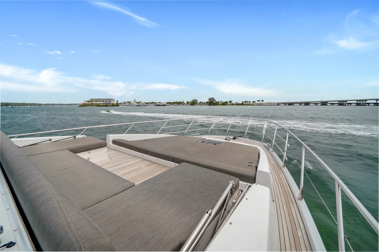 70ft Azimut B photo 4