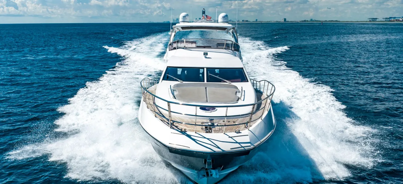 70ft Azimut DLT photo 3