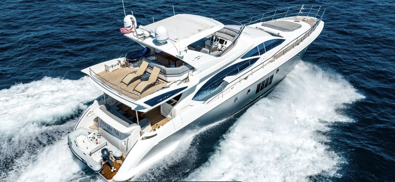 70ft Azimut DLT photo 5