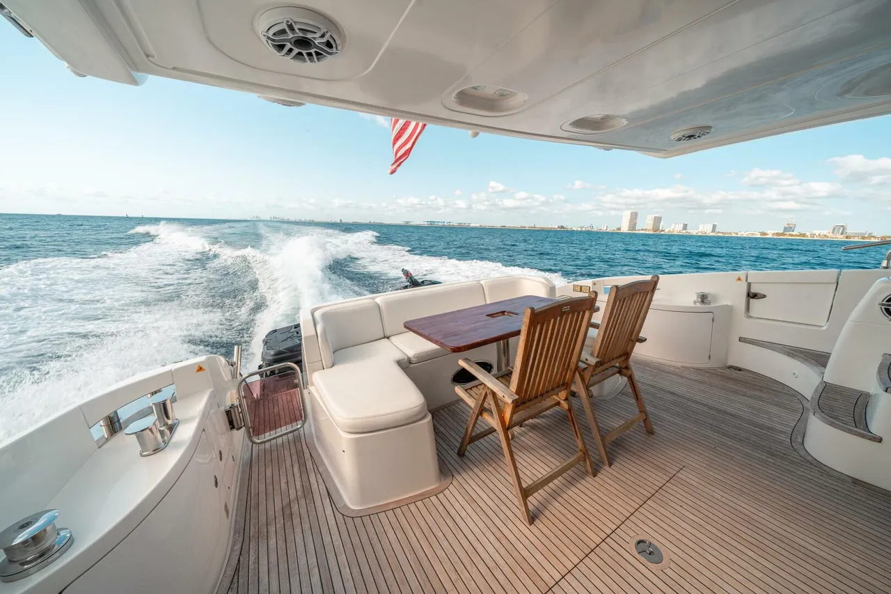 70ft Azimut W photo 2