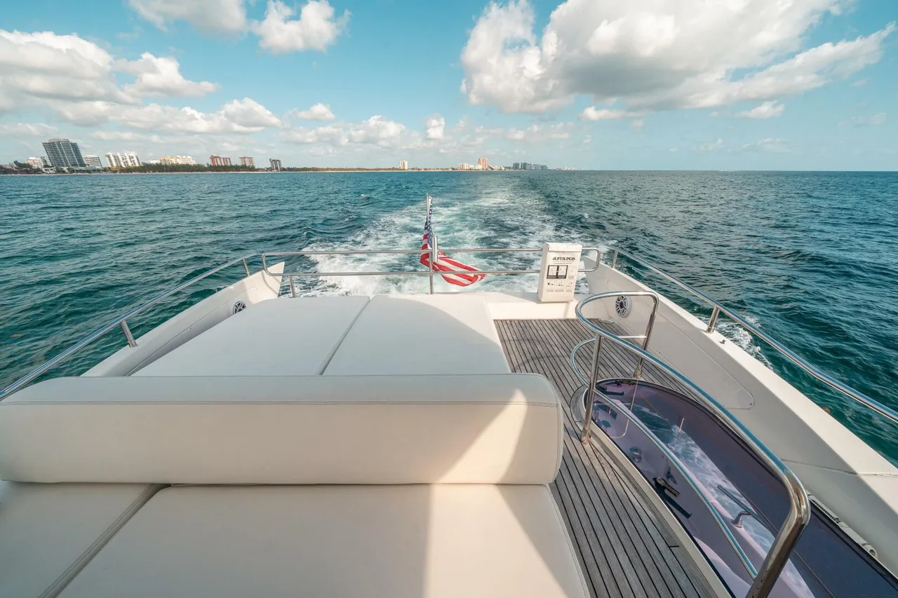 70ft Azimut W photo 5