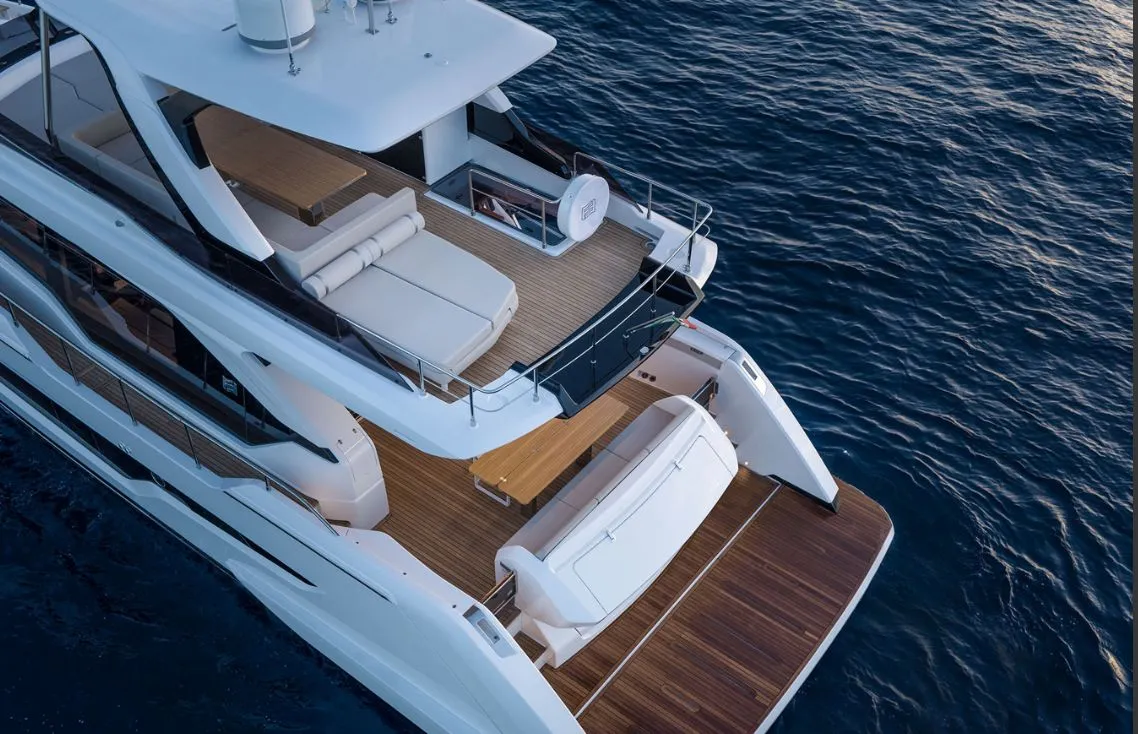 70ft Ferretti photo 4