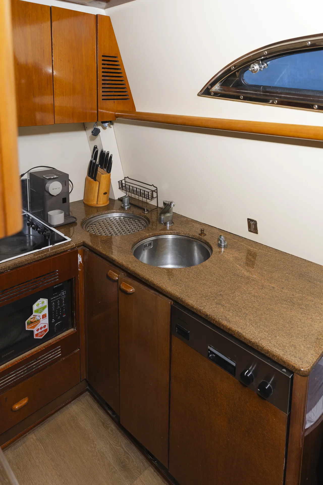 74ft Ferretti photo 5
