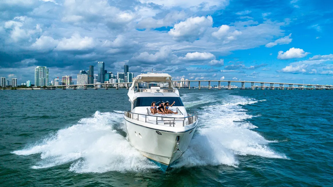 75ft Aicon photo 2
