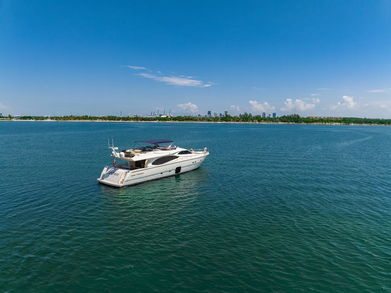 85ft Ferretti photo 2
