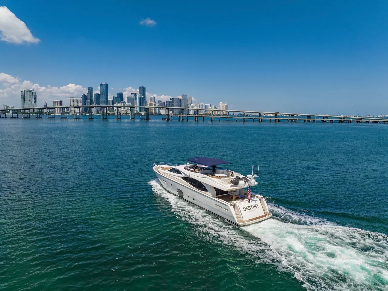 85ft Ferretti photo 4