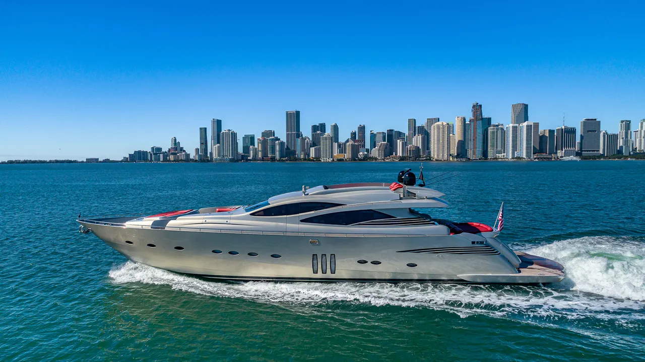 90ft Pershing photo 2