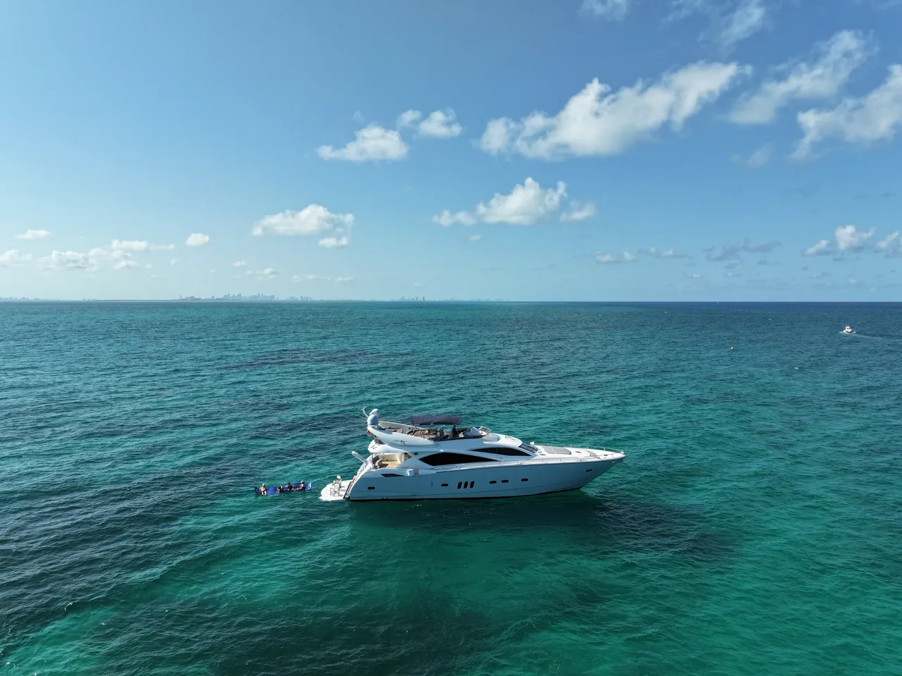 90ft Sunseeker DP photo 4