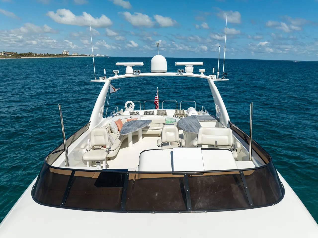 94ft Lazzara photo 3