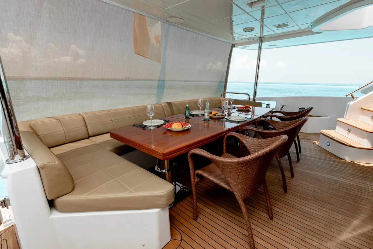 95ft Azimut photo 2