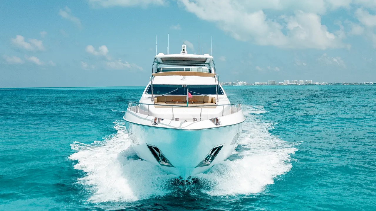 95ft Azimut photo 4