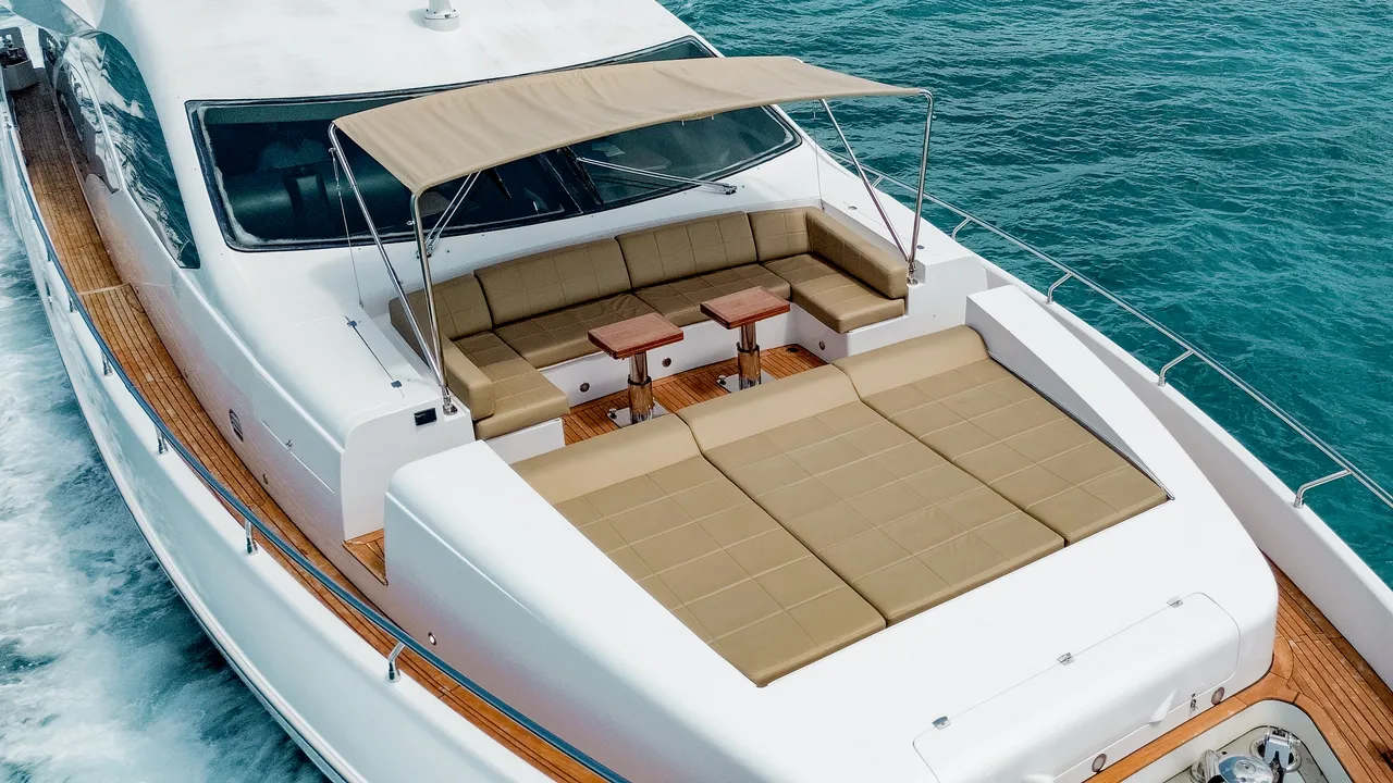 95ft Azimut photo 5